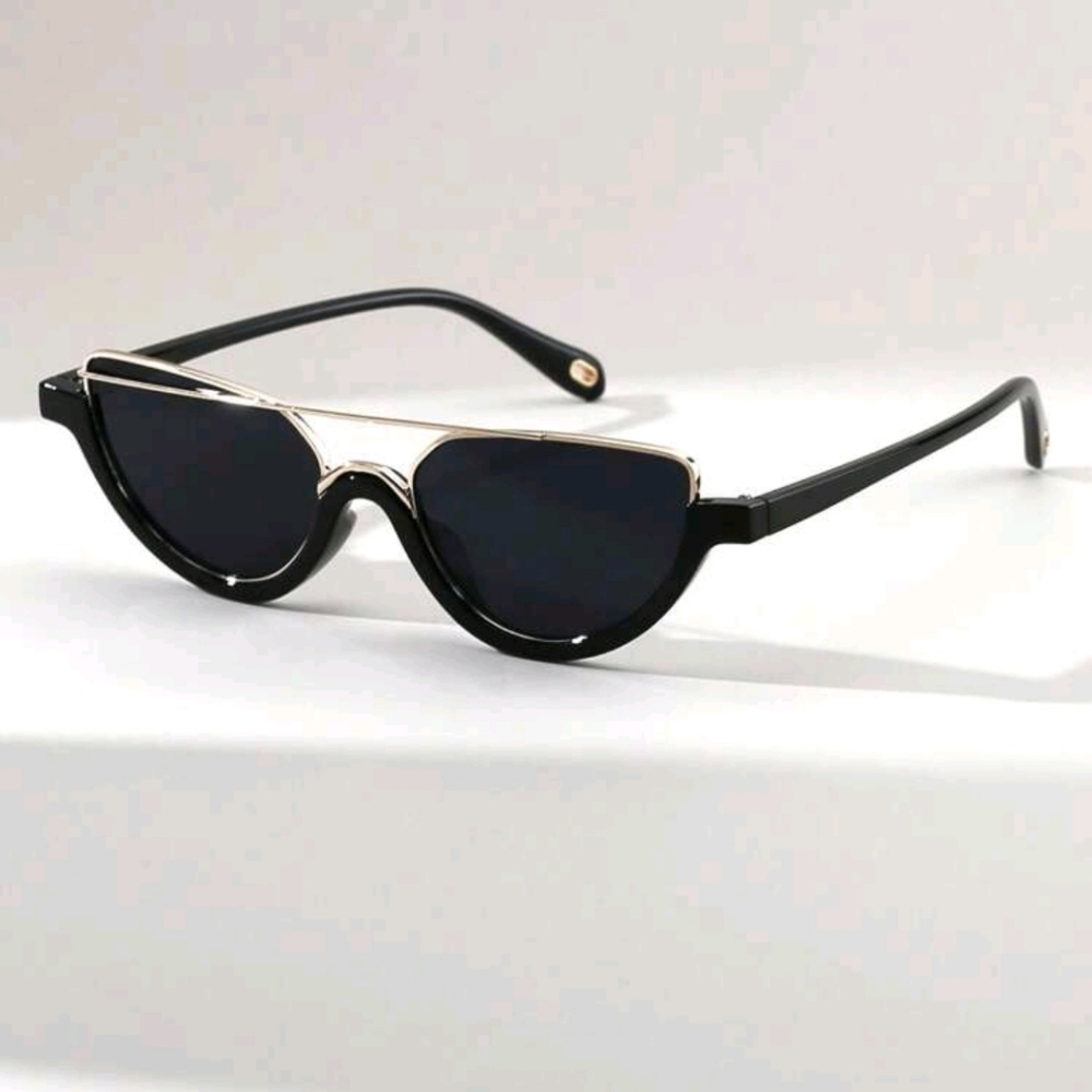 Stylish Black and Gold Sunglasses EUC